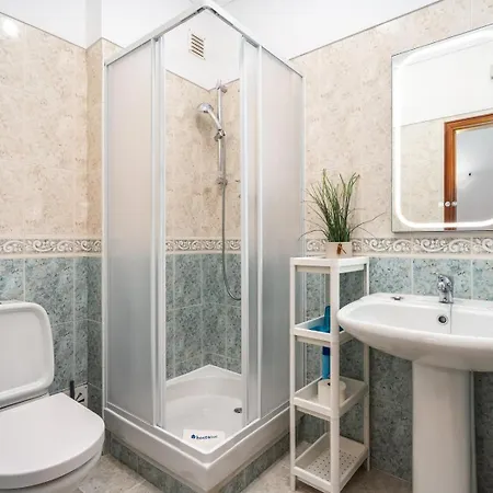 דירה Hostwise - Spacious & Sunny Flat *