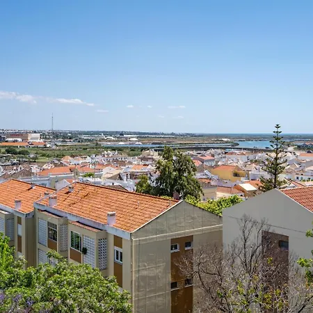 شقة Hostwise - Spacious & Sunny Flat
